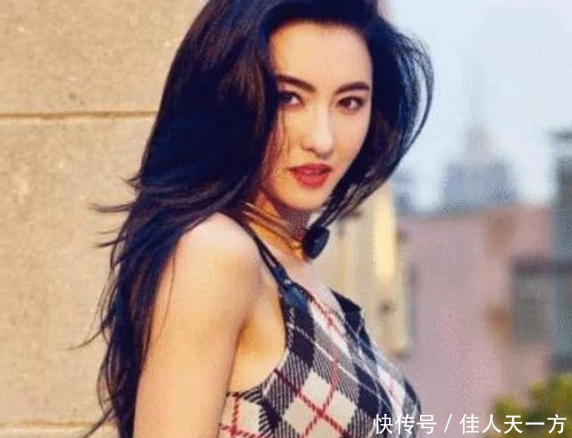 张柏芝首谈三胎生父,含泪说出9字引热议,网友