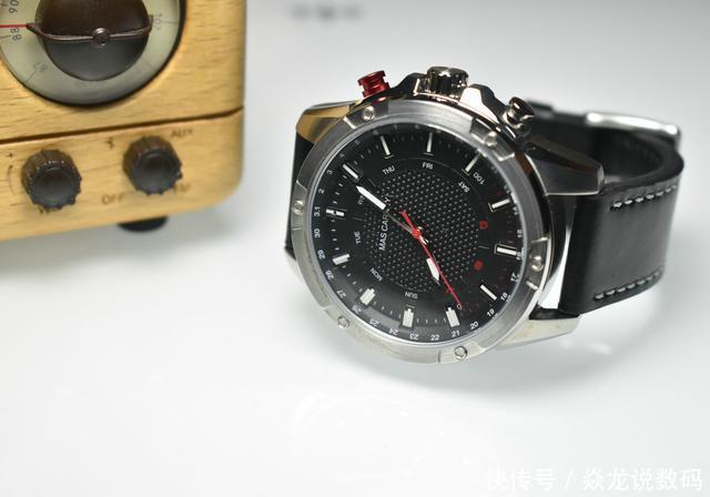 智能腕表续航一年,比Apple Watch 3性价比更高