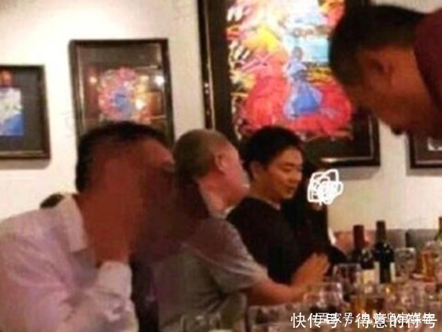 刘强东明州饭局女主被劝酒19次!索要钱财录音