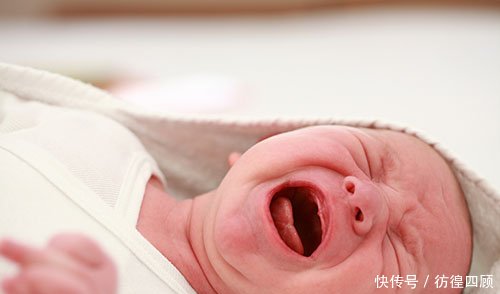 新生儿被吓到有什么表现 小宝宝受惊吓的症状