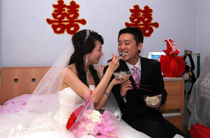 小姑子结婚,婆婆却让我只给500红包,婆婆走后