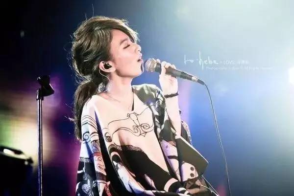 能把所有歌贴上自己的标签,还能宠妻宠上天,