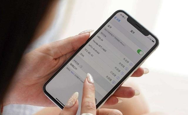 不再跟风iPhone,各大水滴屏手机大盘点,要性能