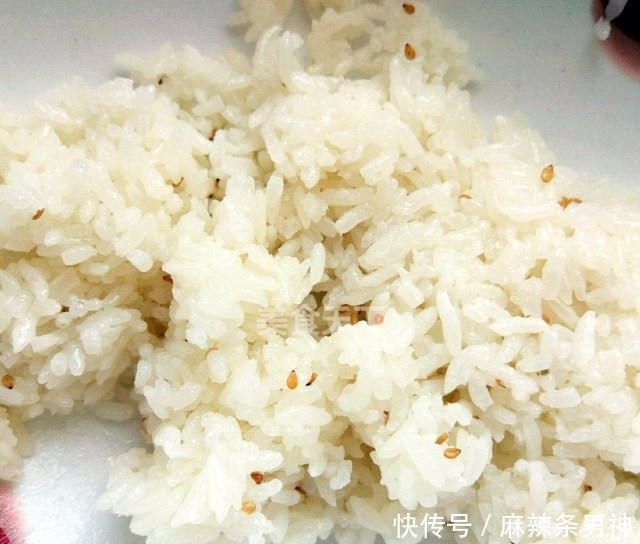 米饭拌海苔 t016edba3549752b506.jpg
