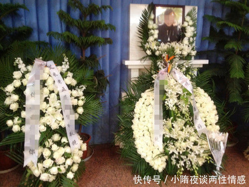 车祸时婆婆为保护女儿去世,送葬时,女儿一句话,我怒摔婆婆遗像