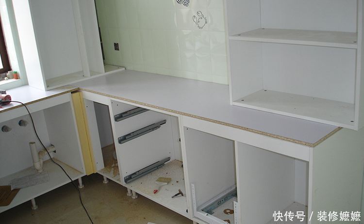 厨房橱柜你可记得要这样安装,住久才知有多实用,懊悔现在才发现 第1张 厨房橱柜你可记得要这样安装,住久才知有多实用,懊悔现在才发现-家居窝
