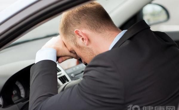 奥迪疑致白血病,豪车异味刺鼻、病因却难证!