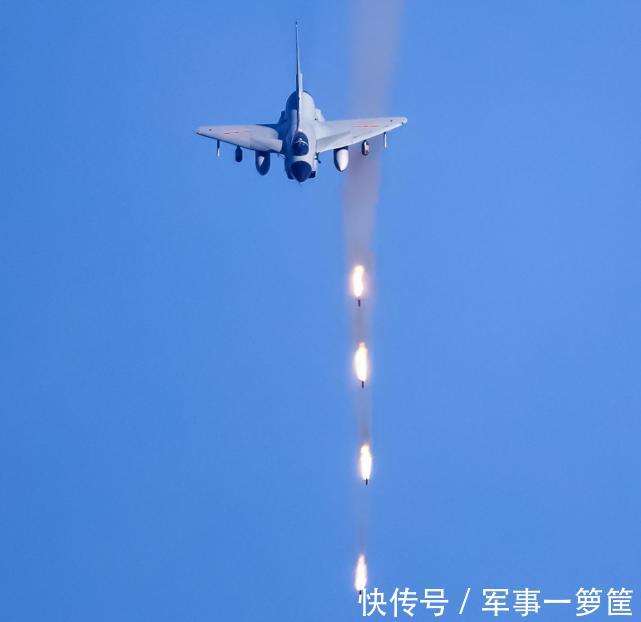 歼7歼8变身火箭弹卡车,800架二代机能否当攻