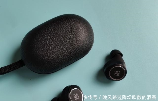 蓝牙耳机充电器