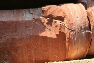 纹理无页理的泥岩;固结的