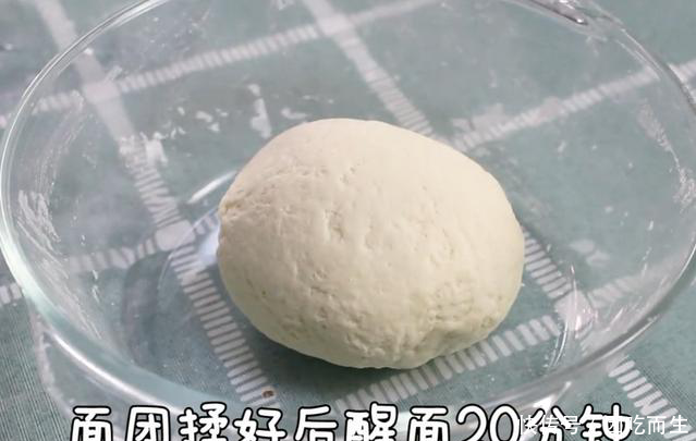 自制新鸡蛋灌饼,皮薄馅多,方法简单,比街上的好