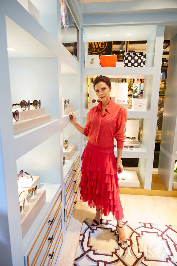 溥仪衣橱眼镜展 VICTORIA BECKHAM 专场(图1) 溥仪衣橱眼镜展 VICTORIA BECKHAM 专场(图1)