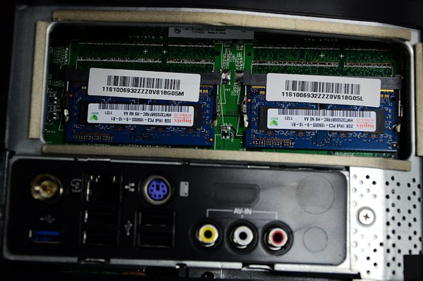 联想一体机电脑b325后盖怎么打开?