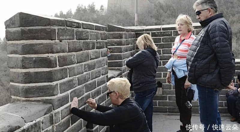 还在说中国游客旅游不文明看完这些老外的陋行