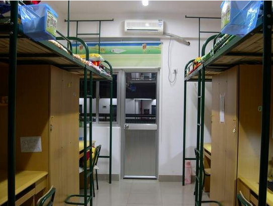 南京应用技术学院的宿舍图片。_360问答