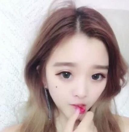 网红彭十六浓妆出镜,多次无视卸妆要求,网友不