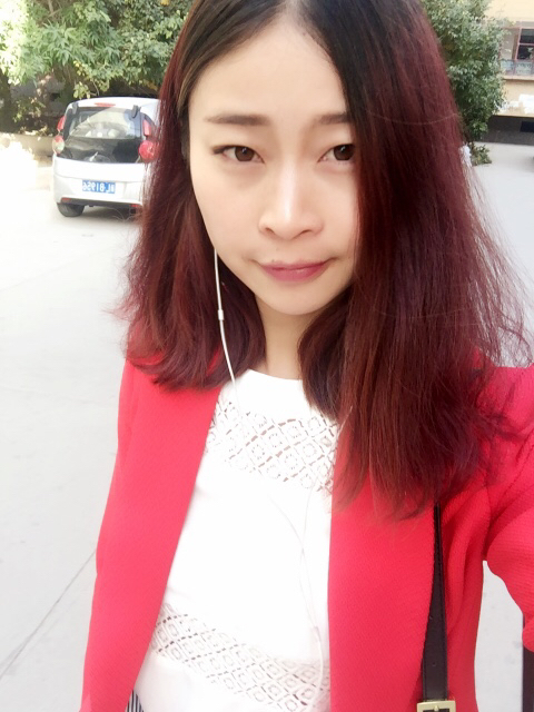 昨天割的双眼皮 看上去有问题么?附一张割之前