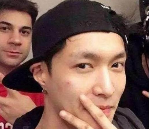 男星素颜大曝光:吴亦凡黄子韬能把吓哭小孩?谁才是真正的照骗?