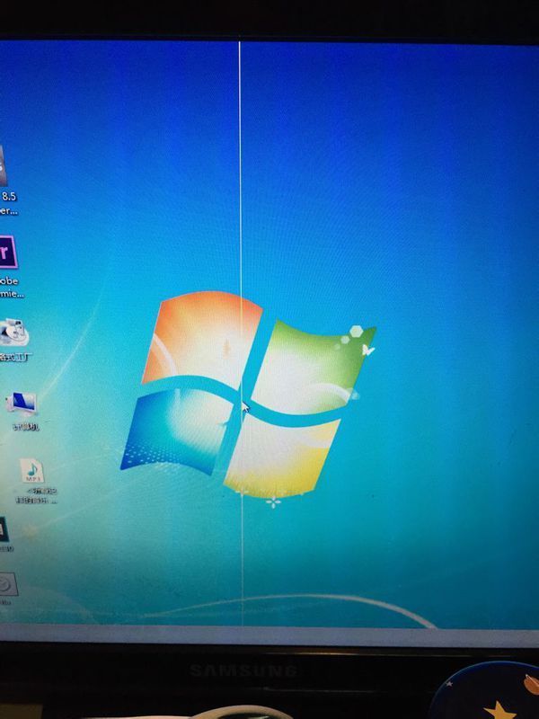屏幕中中心出现这条线是什么原因?显示屏坏了