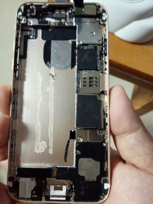 苹果六摔坏了,手机自带的内存卡在哪儿啊?_36