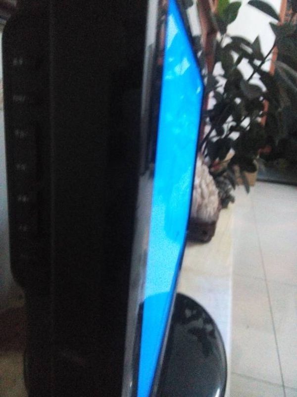 长虹电视机 蓝屏 不知道按到哪里了 在百度上搜