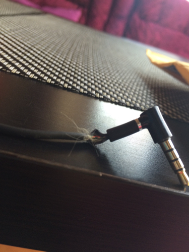 森海塞尔耳机外面皮开了,这样能修么,它自己开