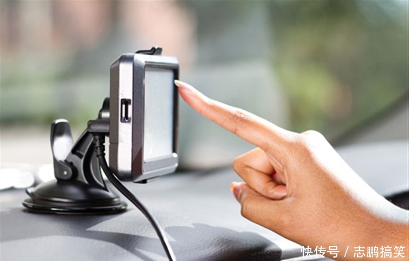 手机扣怎么取下来