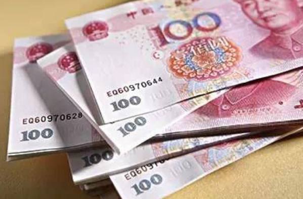 已婚男子跟20岁少女同居,事后立马报警,少女:床上他没有拒绝我