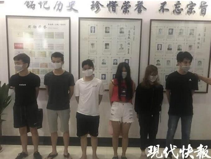 还记得帮外公卖茶的小姐姐吗