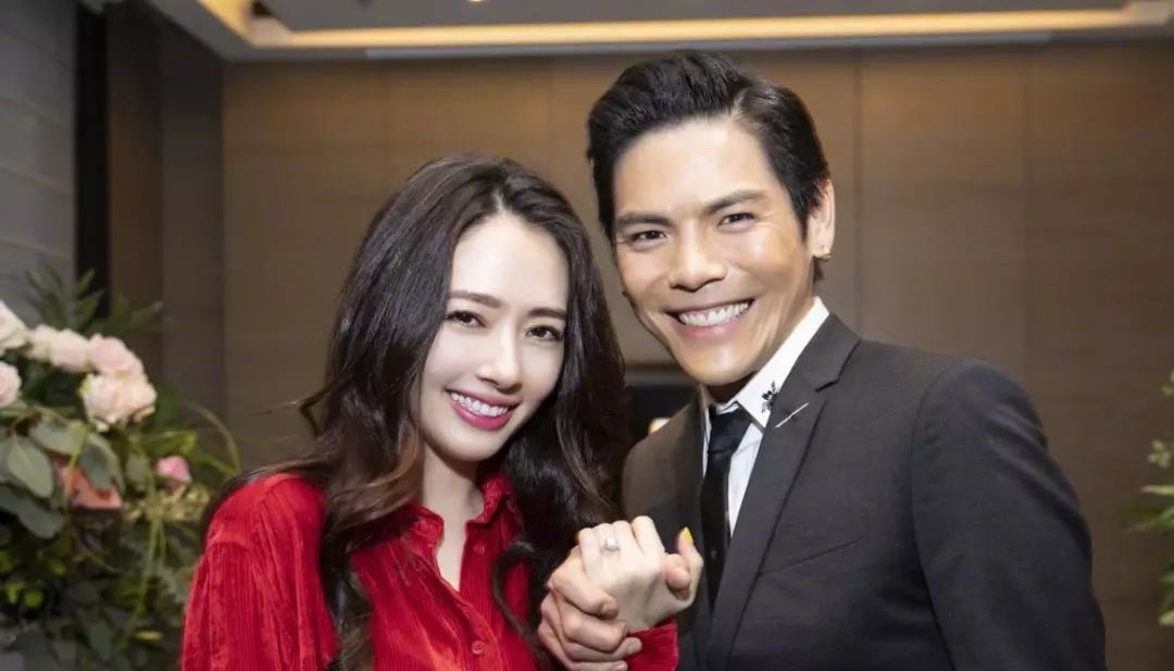 向佐求婚郭碧婷,郭爸却不高兴了?其他女星的爸