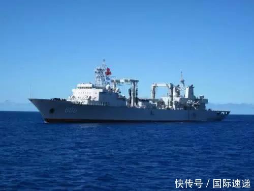 美媒公布各国航母数量排名,俄罗斯退出前三,这