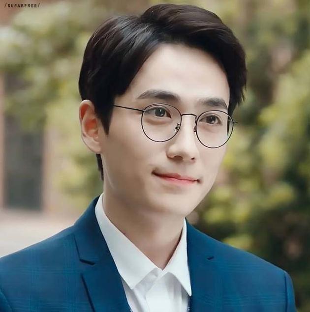 清华大学美女教授颜宁发文点赞朱一龙,网友:自