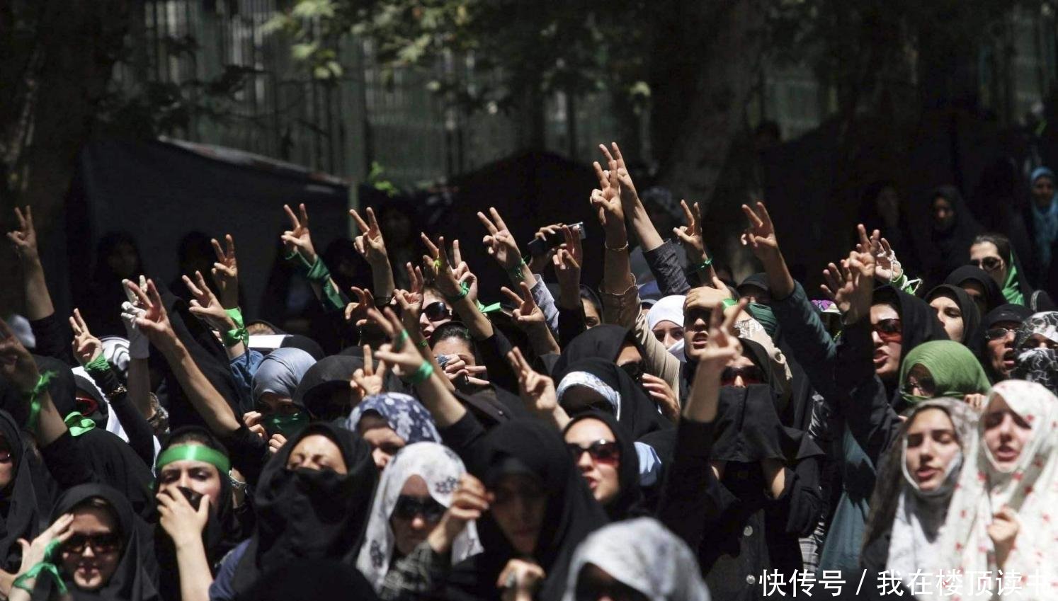 海湾国家纷纷力挺美国制裁伊朗, 美国的伊朗攻