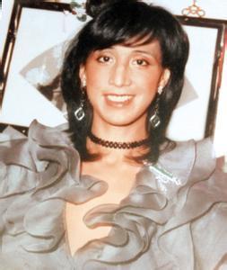 赌王长女何超英去世, 曾美艳如花却一生坎坷, 亲生父亲却未祭奠!