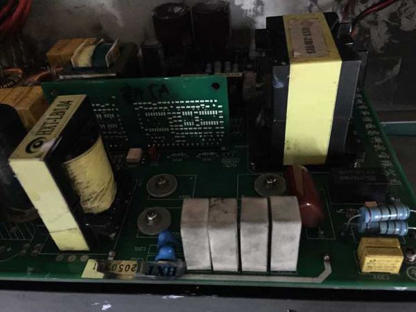 大功率开关电源高频变压器旁边水泥电阻发热是