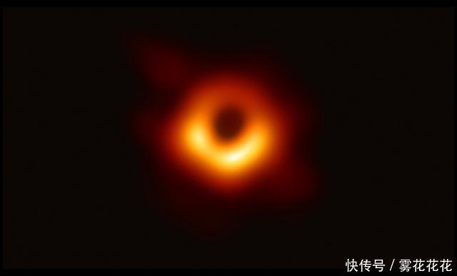 为什么第一张黑洞照片的亮度是不对称的?