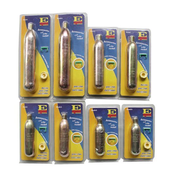 普通自动充气救生衣的二氧化碳钢瓶中压缩的二