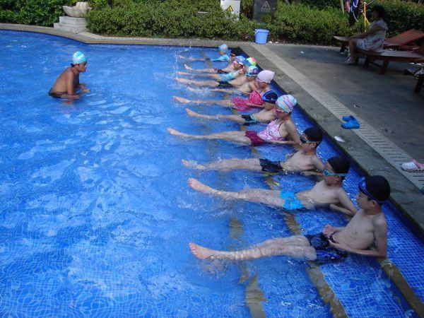 第一次游泳,需要做哪些准备或者措施啊?_360