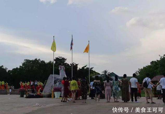 中国游客在泰国“爬佛山拍照”行为，遭泰国网友批斗：无脑中国人