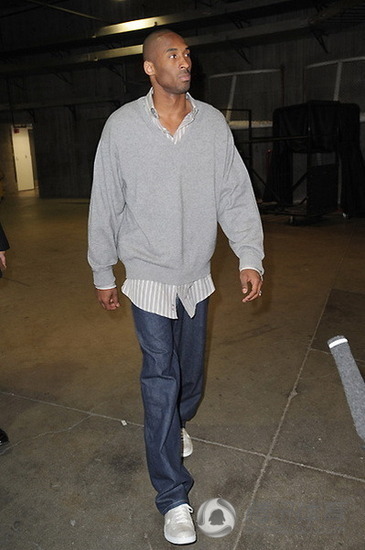 科比<em>v领毛衣</em>套衬衫装什么牌子?哪能找到_360