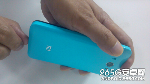 怎么打开小米手机2手机后盖?_360问答