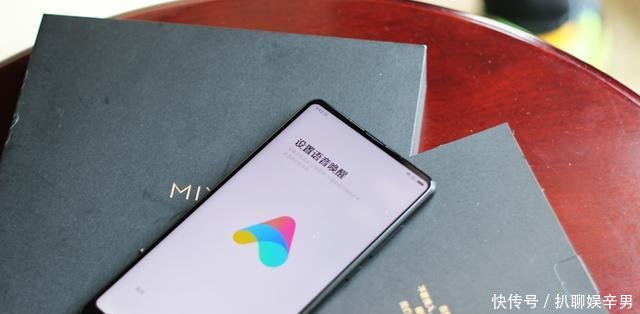 荣耀10首次出现降价, 对比小米8你会选择谁