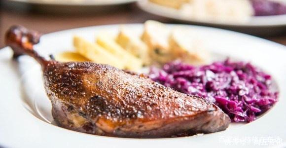 双11,中国人上网血拼,匈牙利人聚会吃鹅