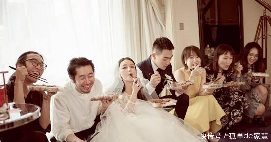 张馨予夫妇苏州逛街! 她十分看重军嫂名号, 连