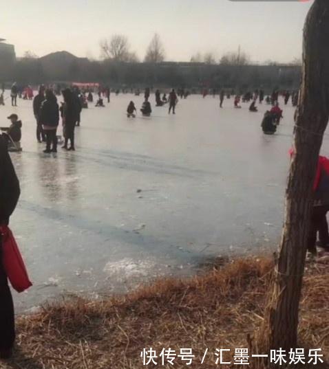 河北唐山市民把警示标语当儿戏,公园湖面结冰
