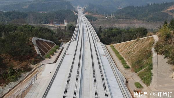 云南省正在建设一条铁路, 途经19个车站! 有你