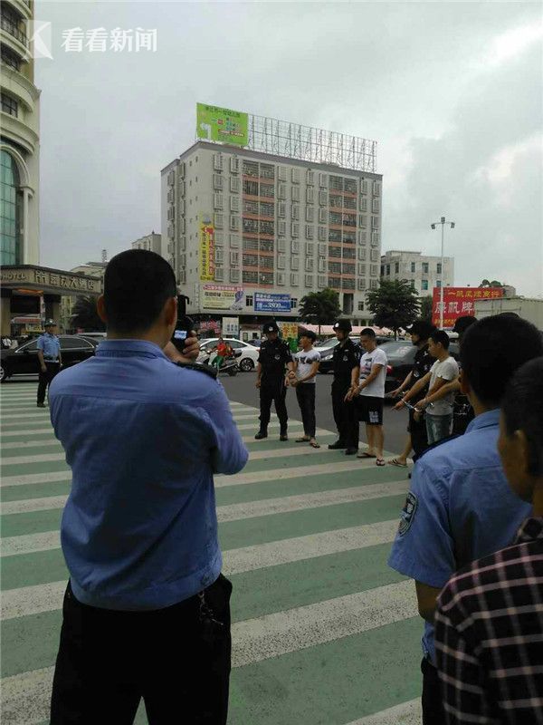 【转】北京时间 大哥被带走 数十马仔竟当街袭警 - 妙康居士 - 妙康居士~晴樵雪读的博客 【转】北京时间 大哥被带走 数十马仔竟当街袭警 - 妙康居士 - 妙康居士~晴樵雪读的博客