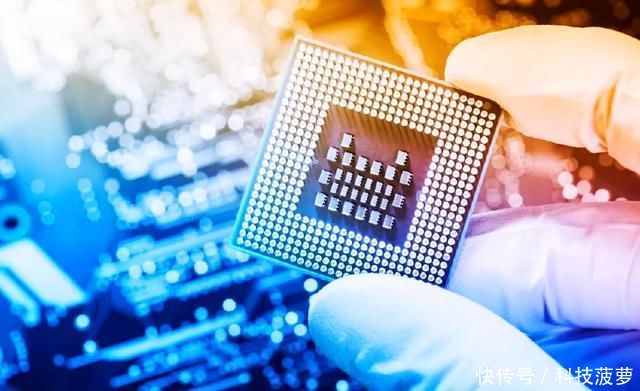 美媒:为何中国研不出半导体芯片?官方道出真相