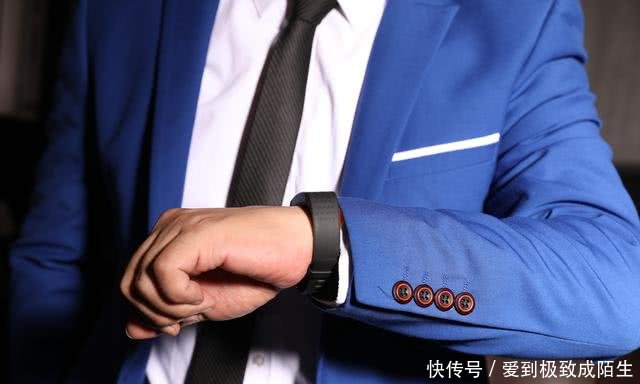 送长辈什么礼物好?AGM H1三防手机传递爱的特殊符号