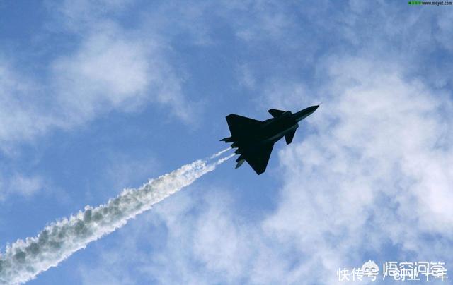军用飞机在飞行过中为什么要拉烟?